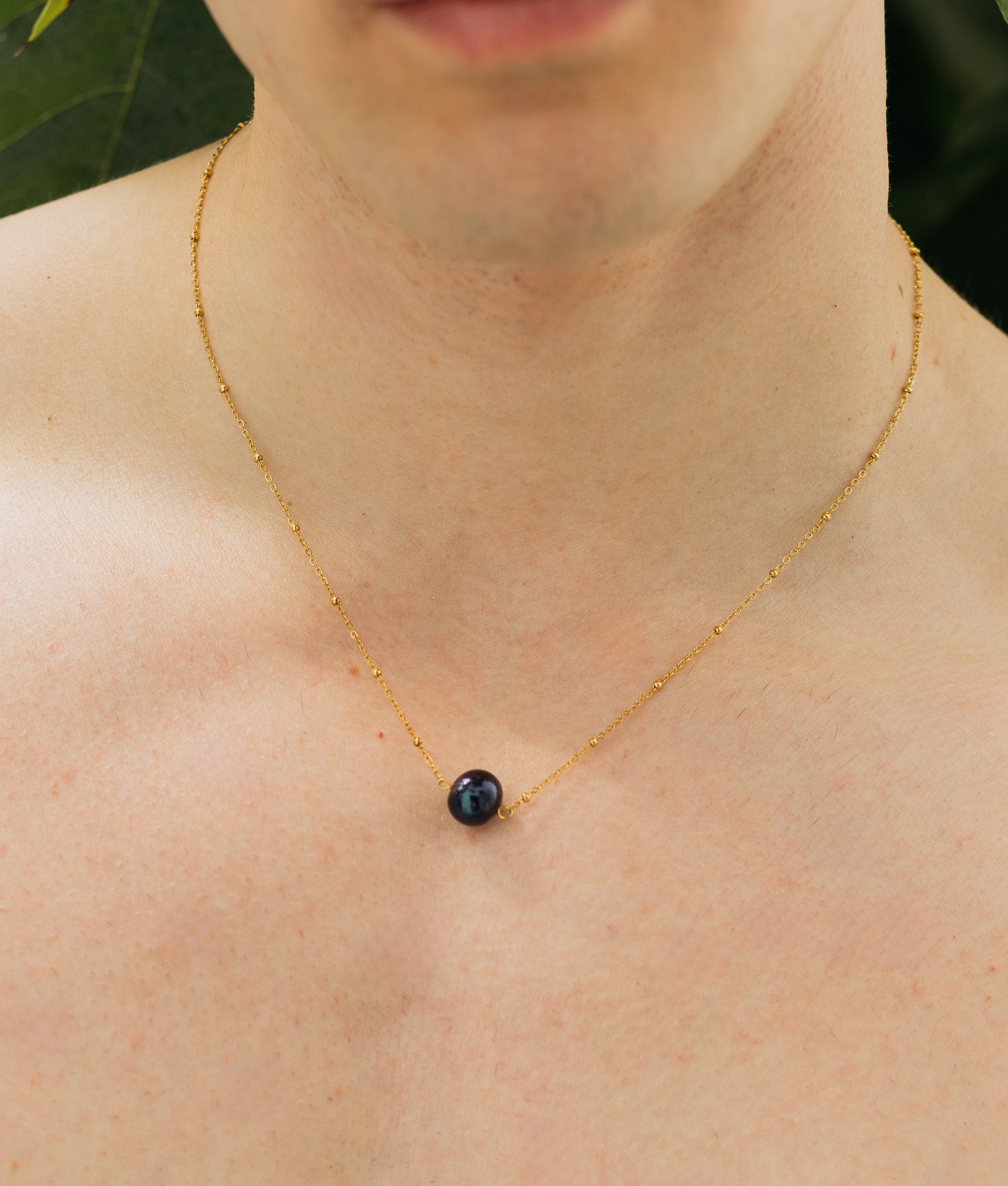 Etalon One Black Pearl Necklace - men's black freshwater pearl on 18kt gold-plated chain, front view