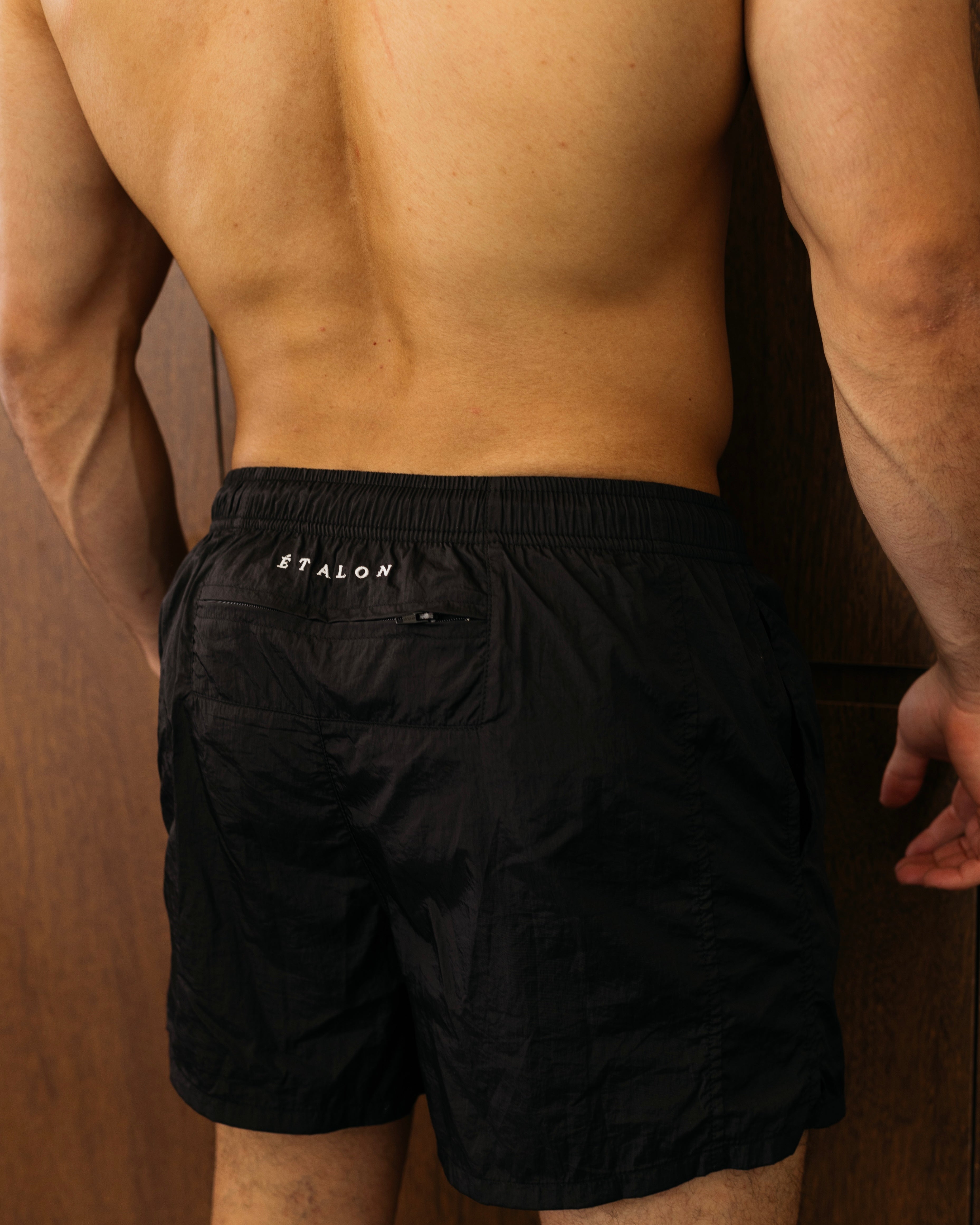Etalon athletic shorts drawstring waist and side pocket close-up