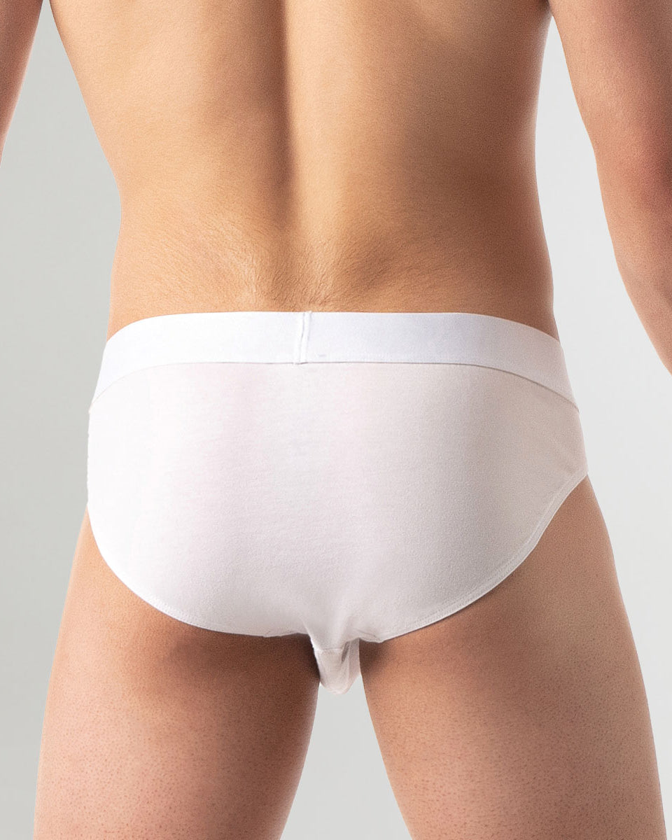 Leader Essentials Briefs White