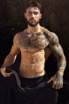 Étalon Black Swim Sunga - men's Brazilian swimwear, lifestyle beach shot