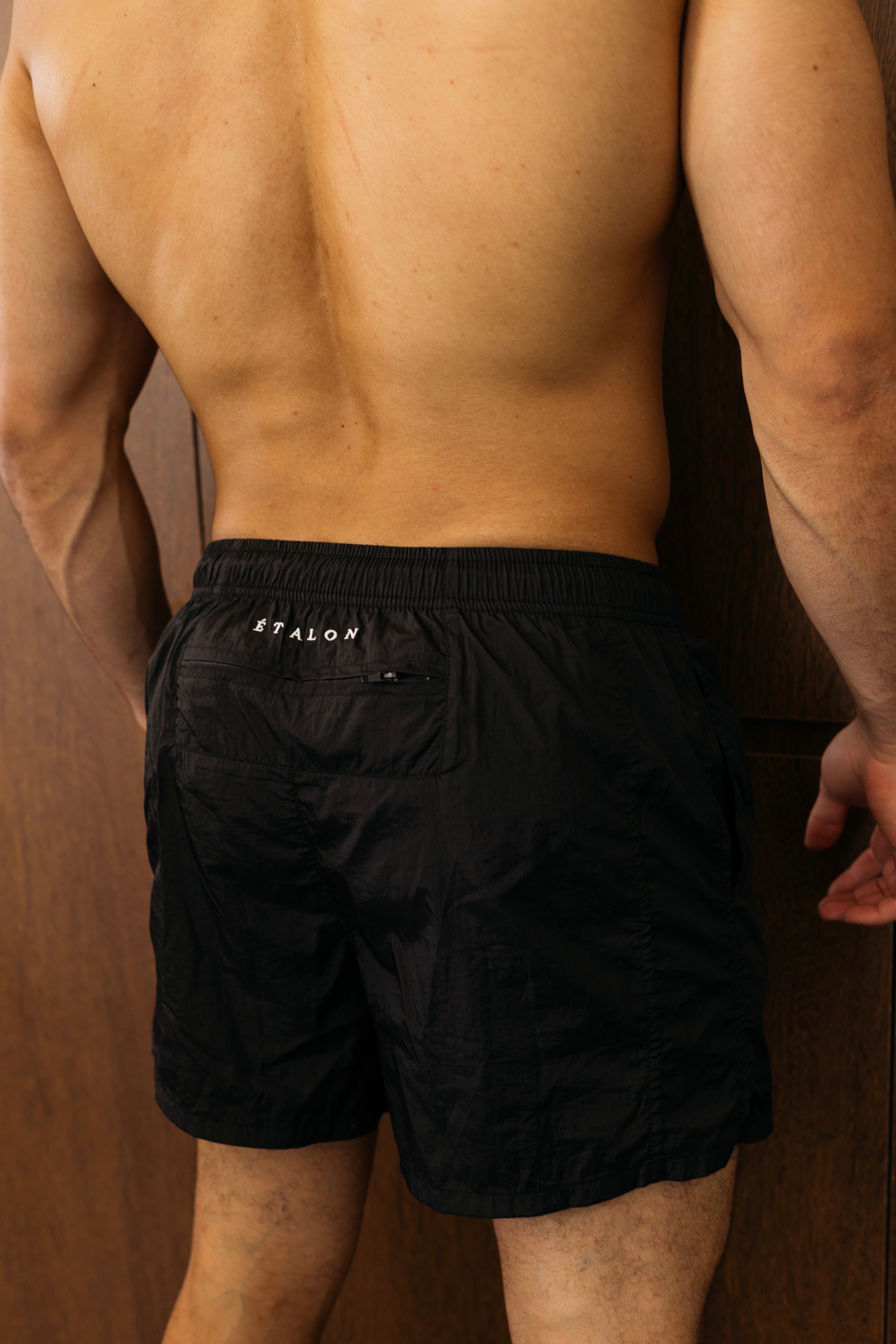 Etalon athletic shorts drawstring waist and side pocket close-up