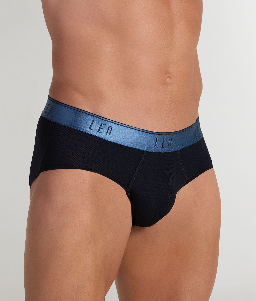 Leonisa Ultra-Light Brief Black-blue