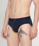 Saligia Verge Mandate Brief Blue